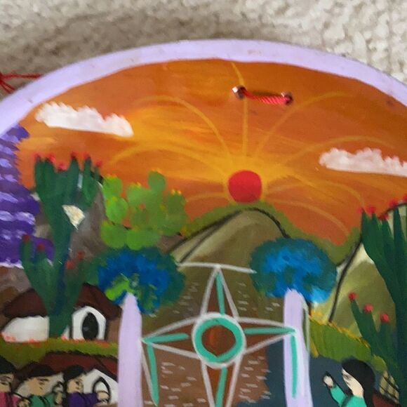Handmade and painted southwest decorative plate. - Picture 4 of 7